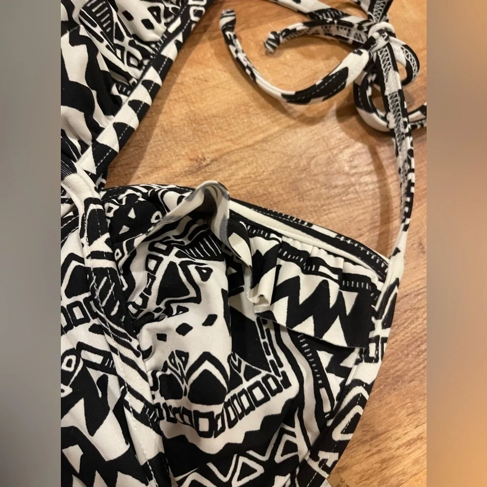 dELiA’s black and white one piece bathing suit​​​​​​​